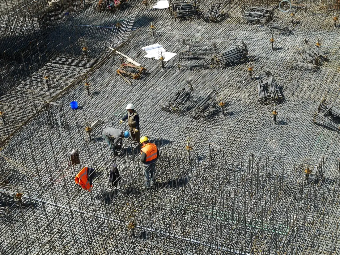 הביקוש הגובר לעובדים זרים בענף הבניין: אתגרים והזדמנויות